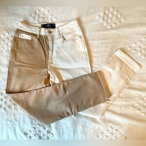 HOLLISTER Ultra High Rise Split Color Mom Jeans